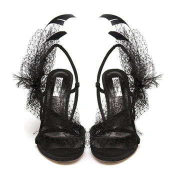 Нетна прежда перо дума каишка на сандали дамски 2021 летни нови черни обувки на висок ток банкетни модела обувки голям размер уайлд сценична сватбени обувки